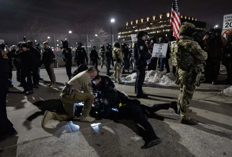 https://www.ahqafmedia.com/public/uploads/images/newsimages/maannewsimage25082026_224750_POLICE-ICE-2-1769947448_1.webp